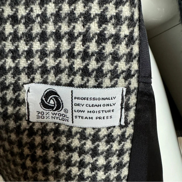 vintage: 60s 70s Houndstooth Black & White Wool Coat w Black Trimmed Edge - Picture 6 of 13